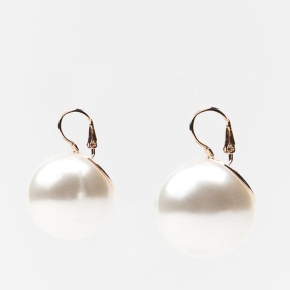 NWT. Zara Golden/White Earrings with Large Artificial Pearls. - Picture 5 of 7